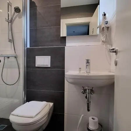 מלון Jj Hannover-city-pension 3*